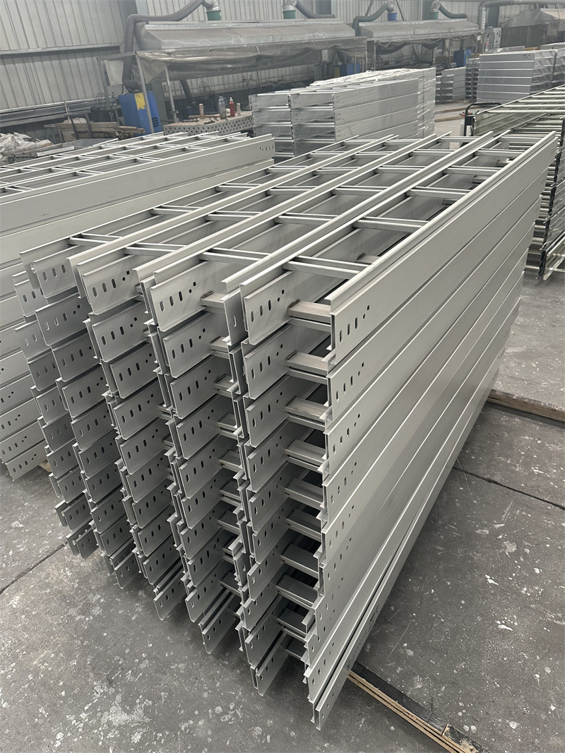 铝合金梯式电缆桥架 (1).jpg