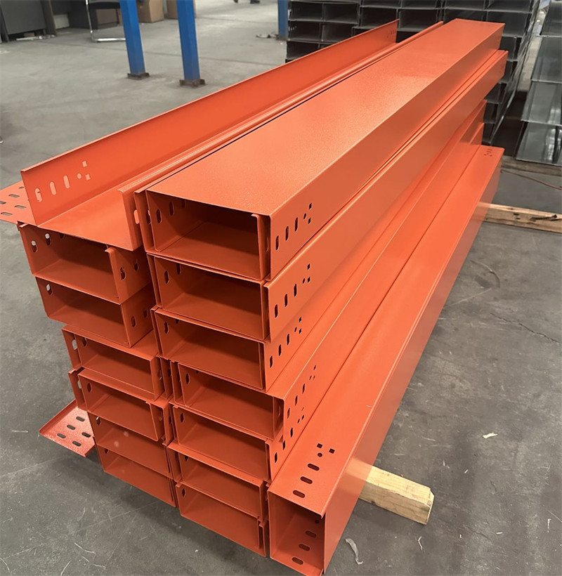 槽式电缆桥架.jpg 槽式电缆桥架.jpg